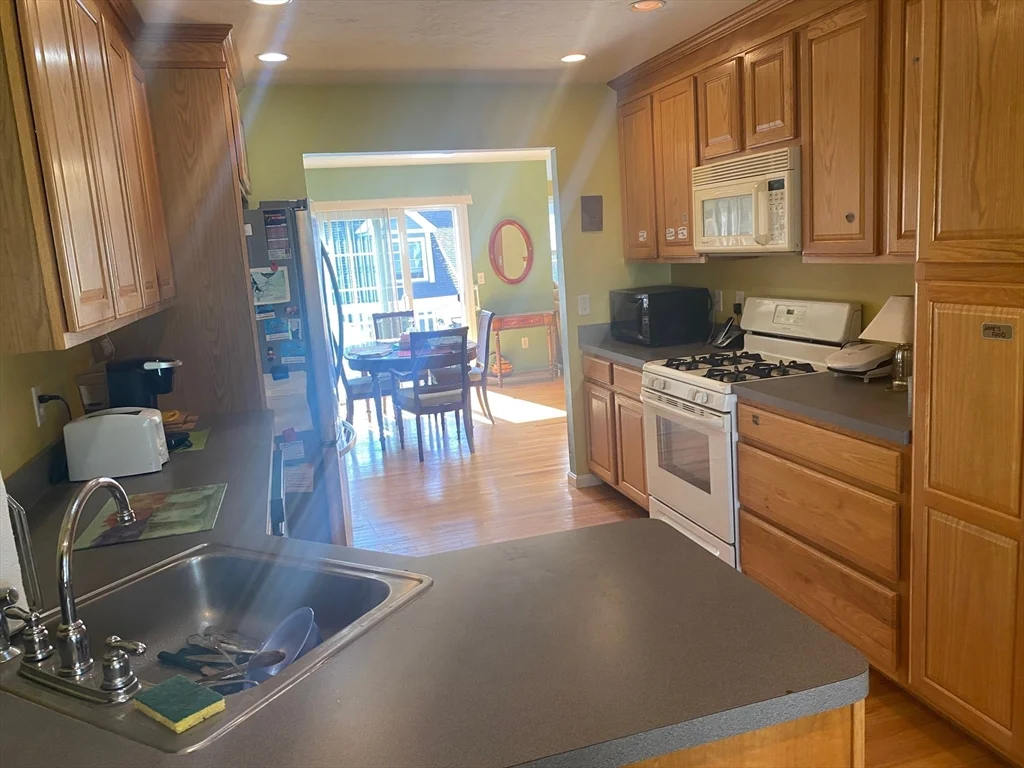 1 Jefferson Ct, Uxbridge