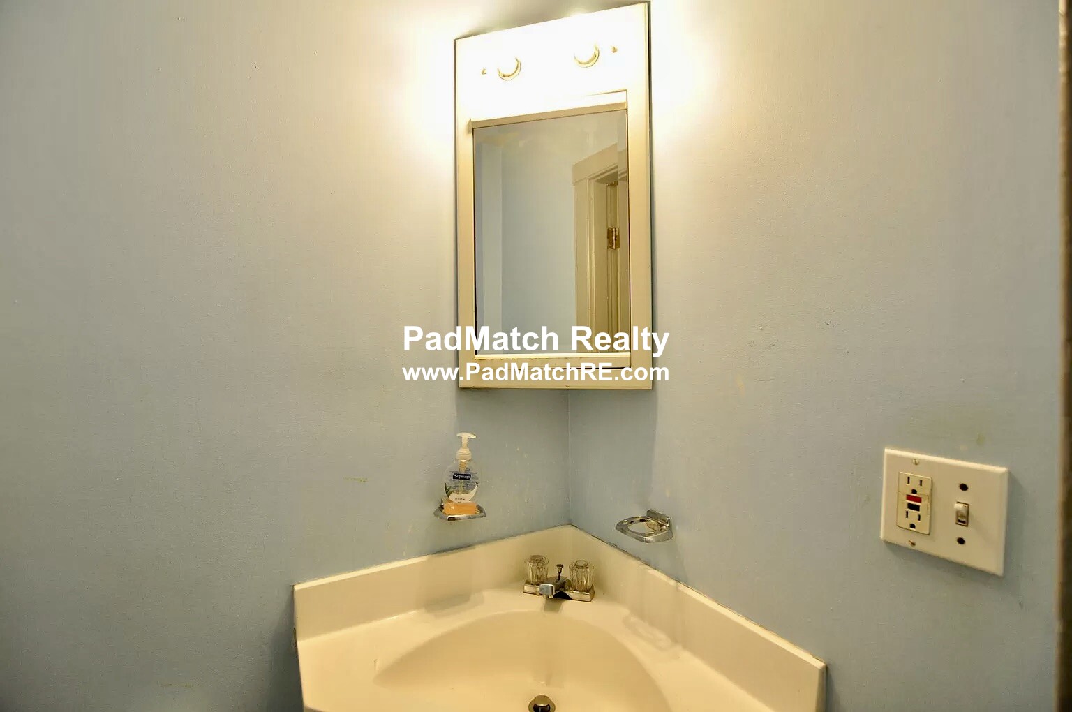 38 Park Vale Ave, Brighton