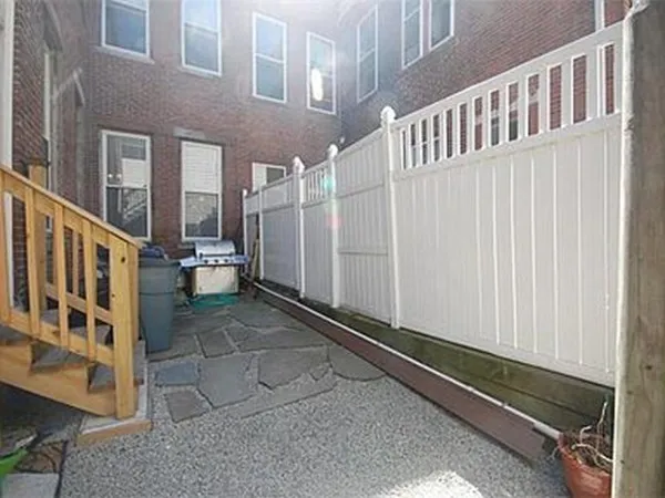 118 F St, South Boston