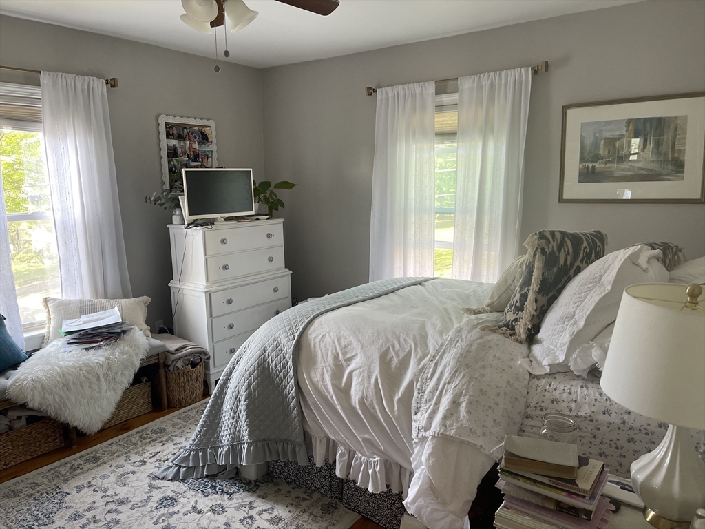 33 Garfield Ave, Woburn