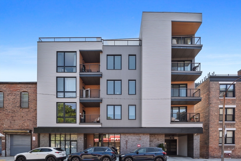 277 Border St, Central Square