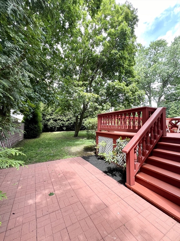 177 R Faneuil St, Oak Square