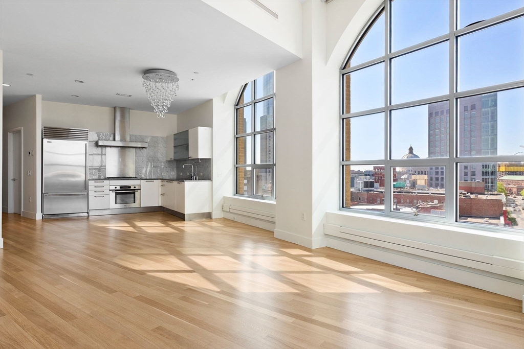 360 Newbury St, Back Bay