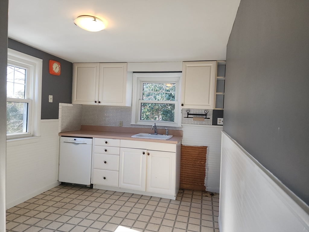 23 Brewster, Weymouth