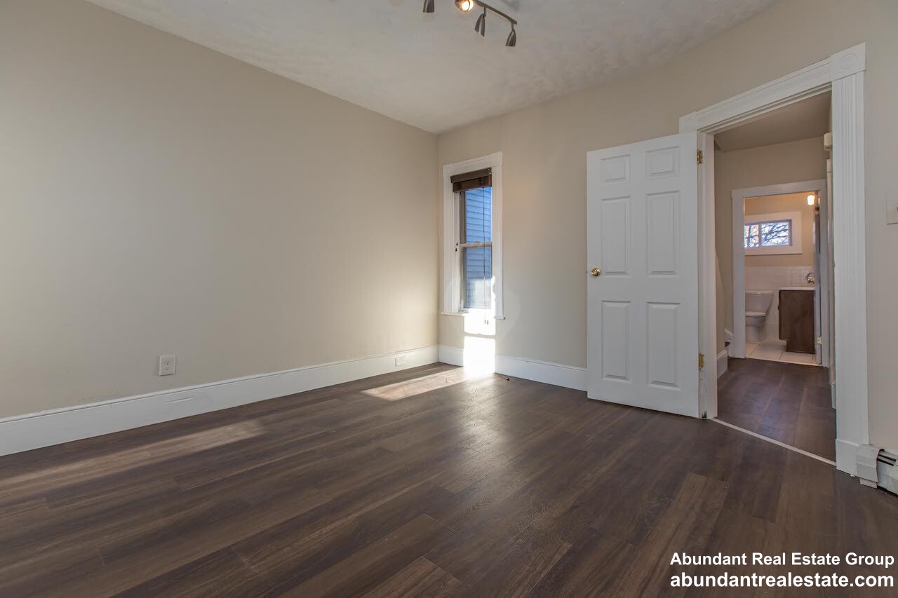 376 Medford St, Winter Hill