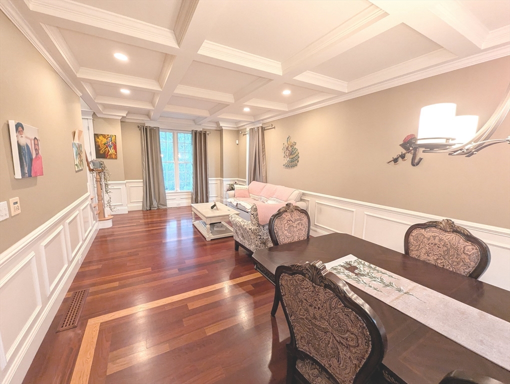 19 Plain St, Franklin