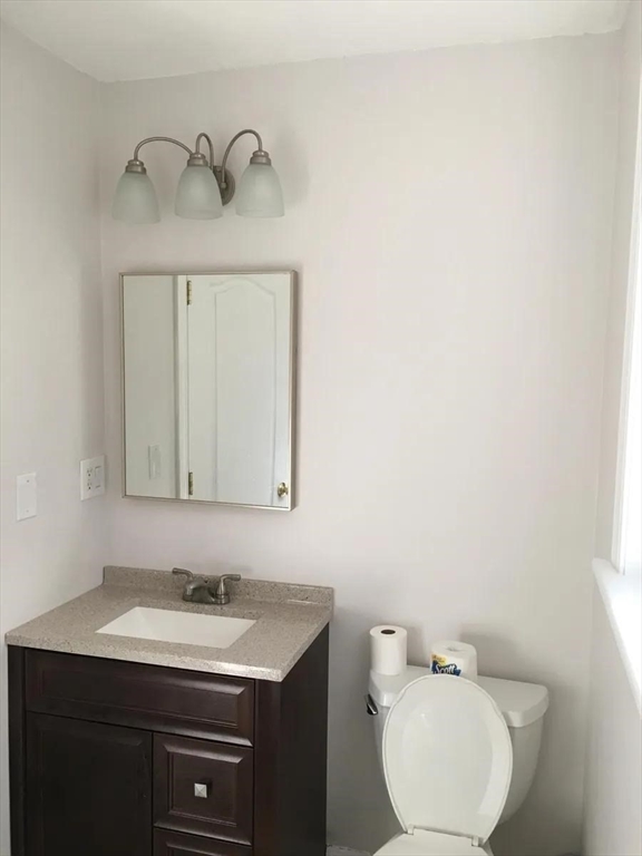 41 Blueberry Hill Rd, Woburn