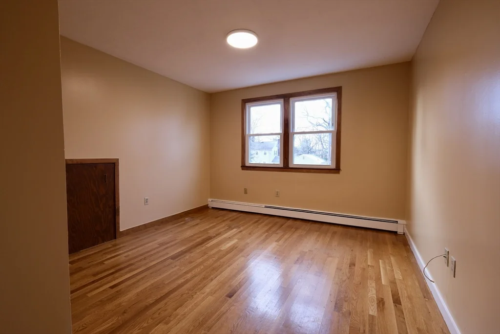 26 Cleveland St, Dedham