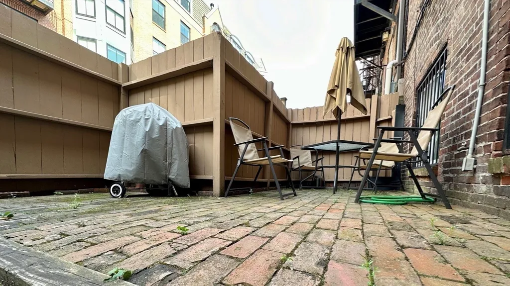 12 Follen St, Back Bay