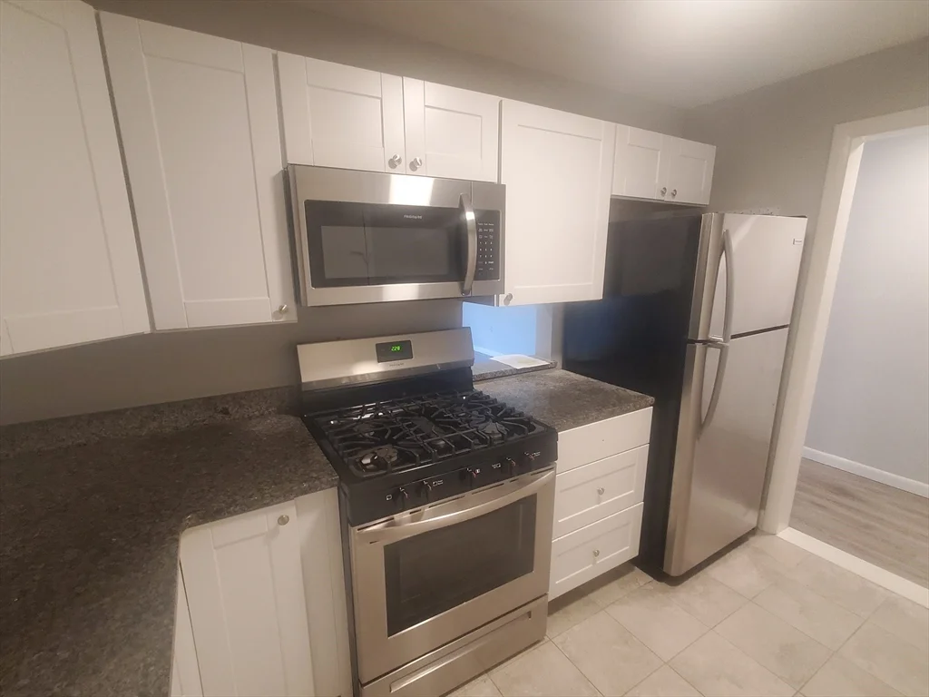 55 David Ter, Norwood