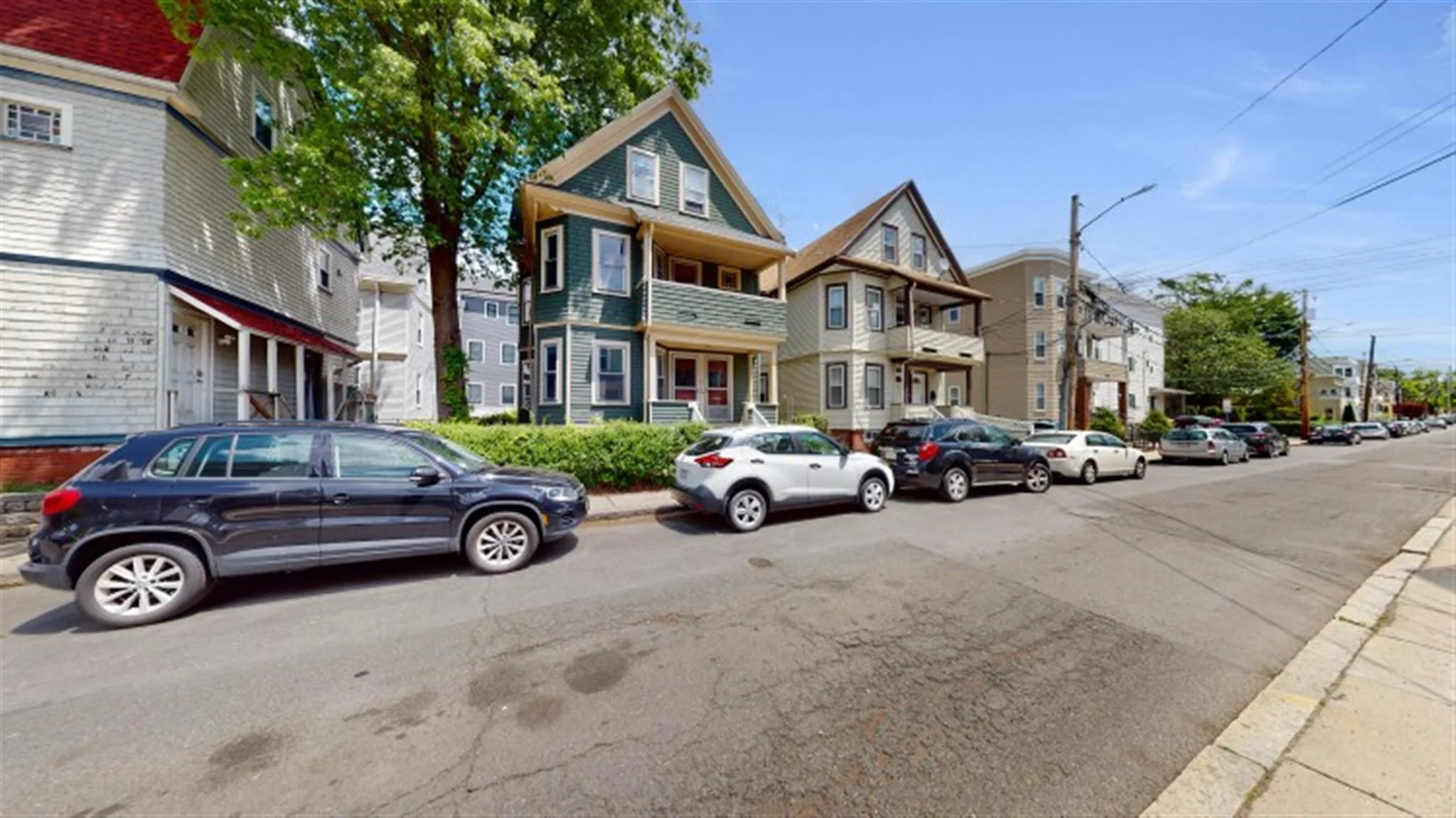 59 Hawthorne St, Davis Square