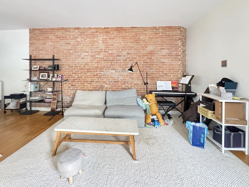 51 Dimick St, Somerville