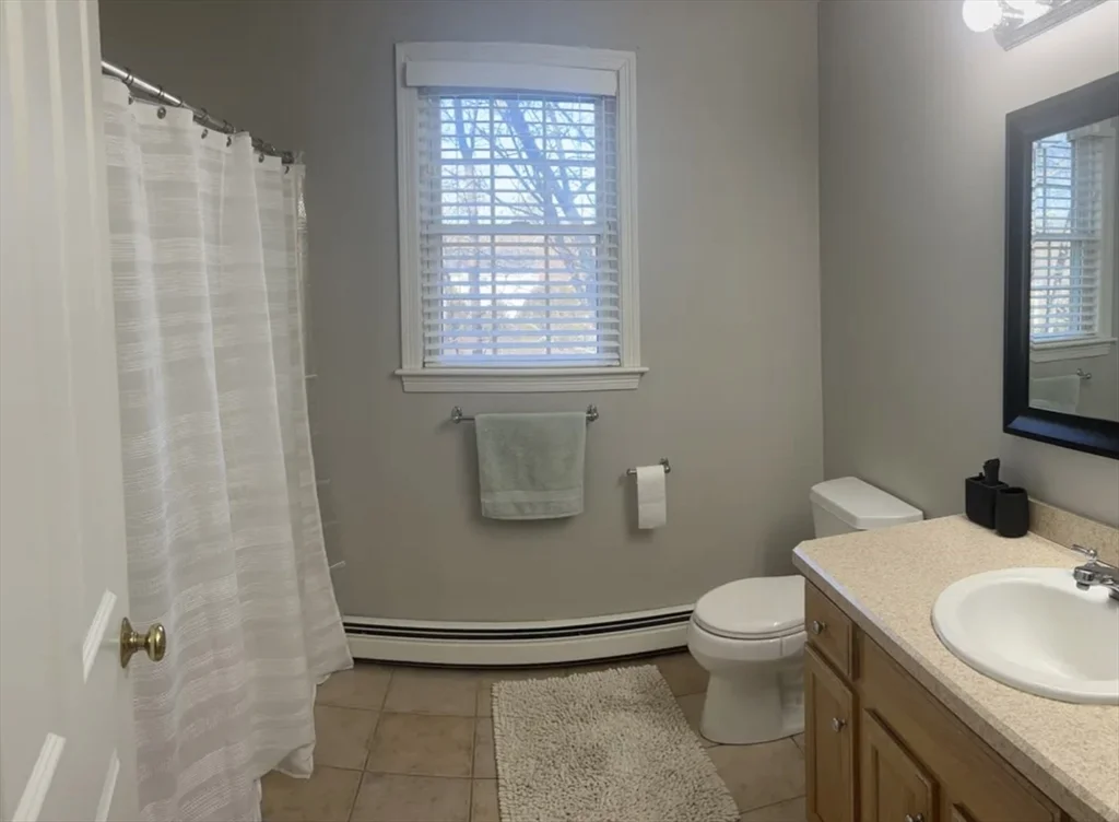 21 Shubert Rd, East Weymouth