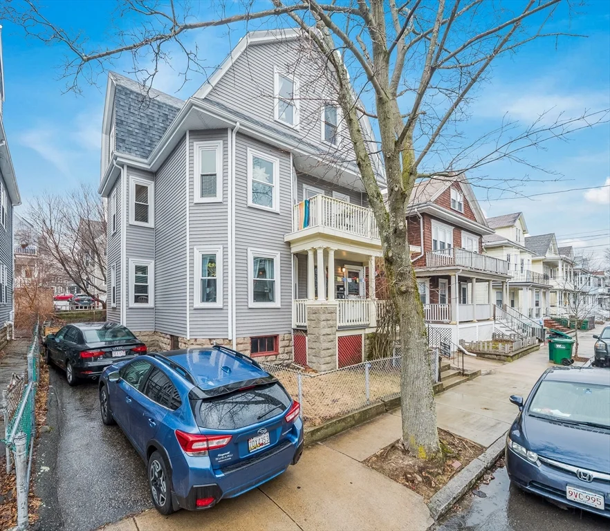 81 Bristol Rd, Medford