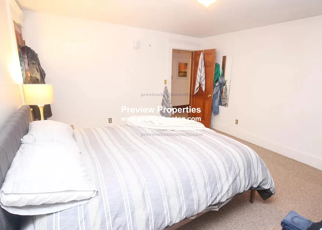 9 Braemore Rd, Brighton