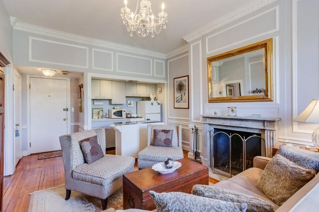 164 Beacon St, Back Bay