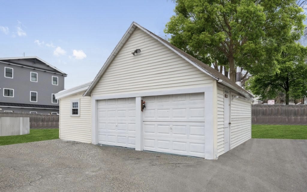 28 Ash St, South Side