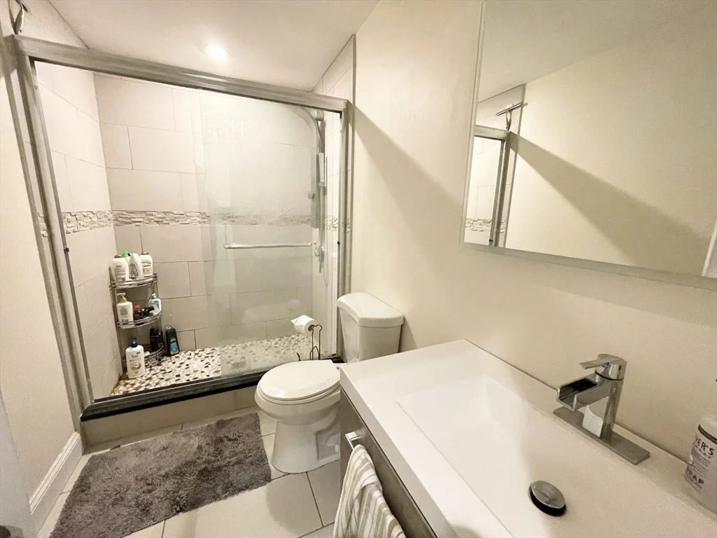 21 Iroquois, Mission Hill