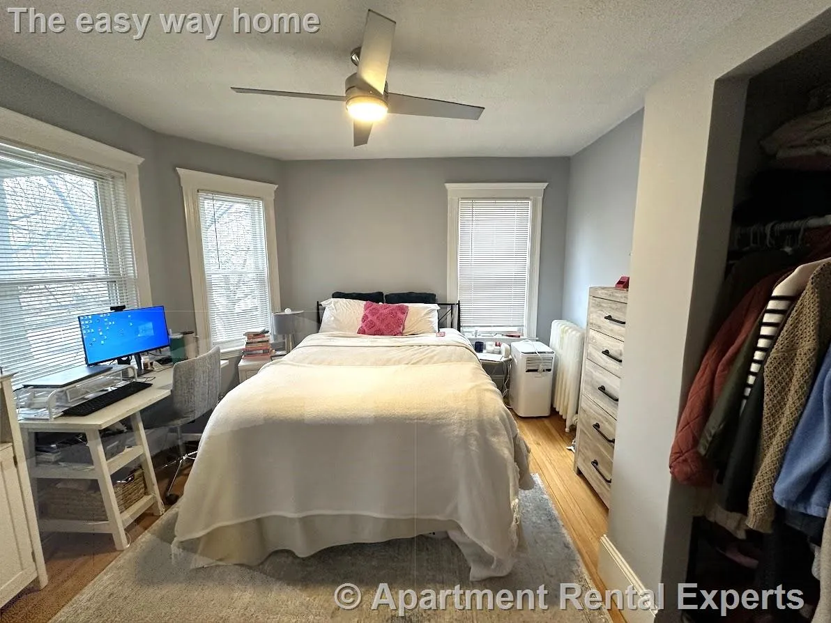 207 Boston Ave, Tufts