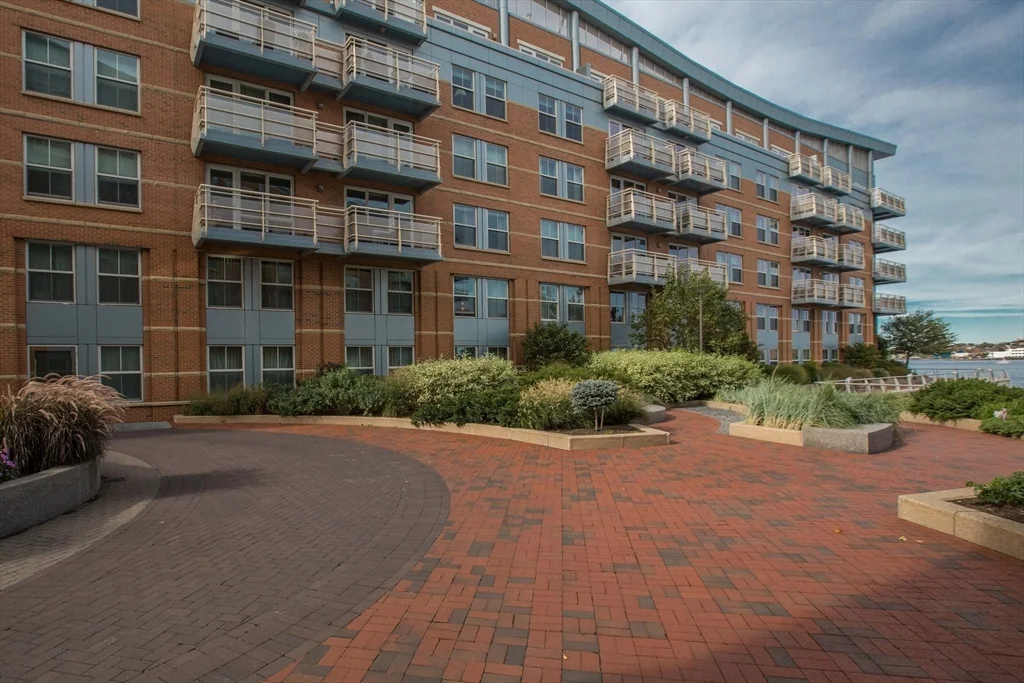 4 Battery Wharf, North End