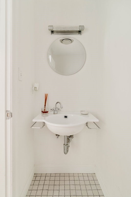 108 Sewall Ave, Coolidge Corner