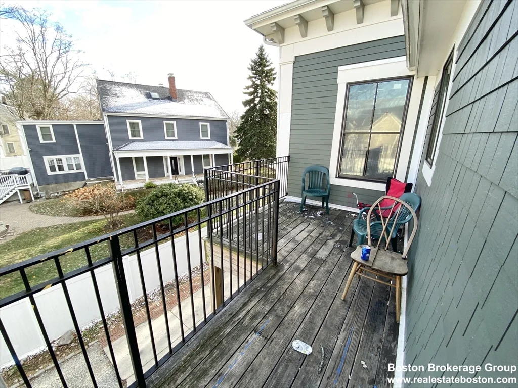 89 Cedar St, Roxbury