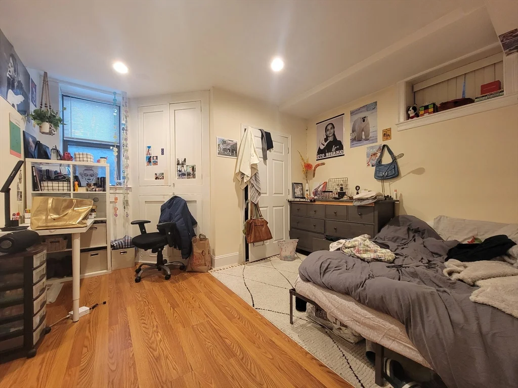 1203 Beacon St, Coolidge Corner