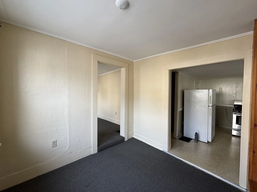 1 Cammetts Ct, Amesbury