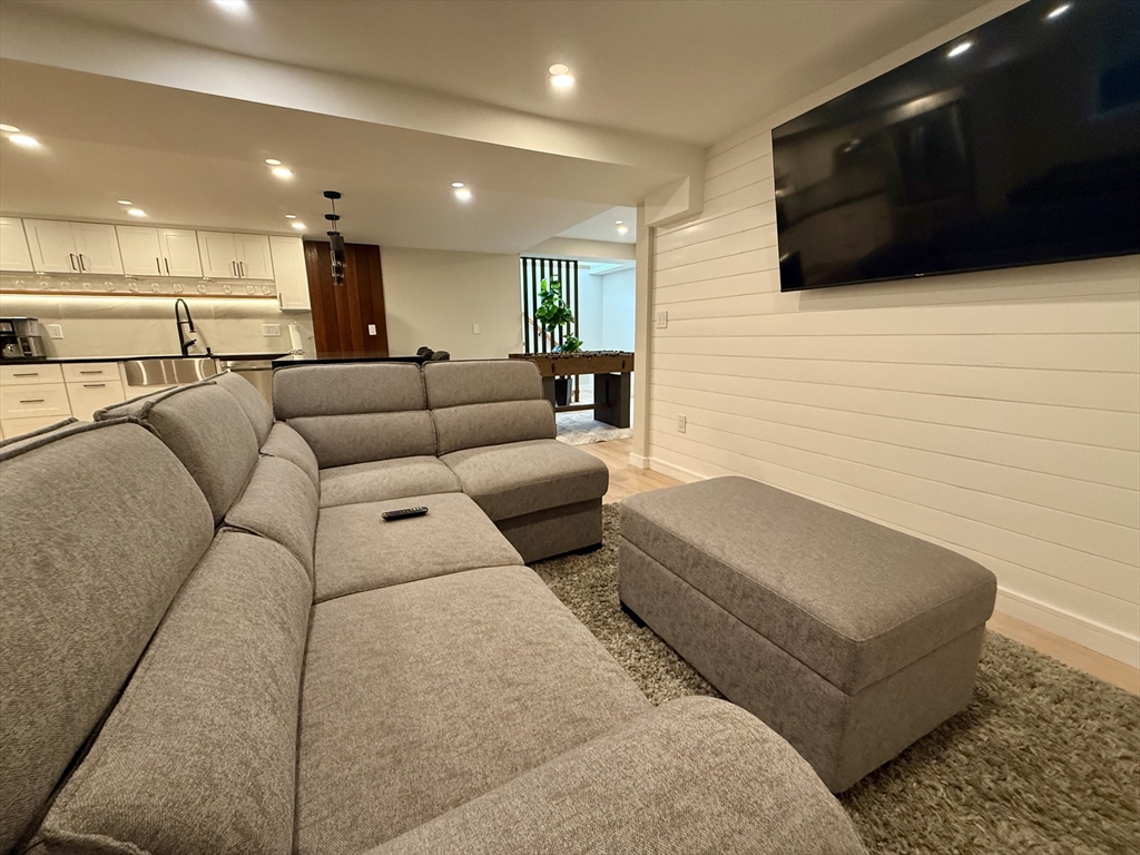 14 Bernard Circle, Tisbury