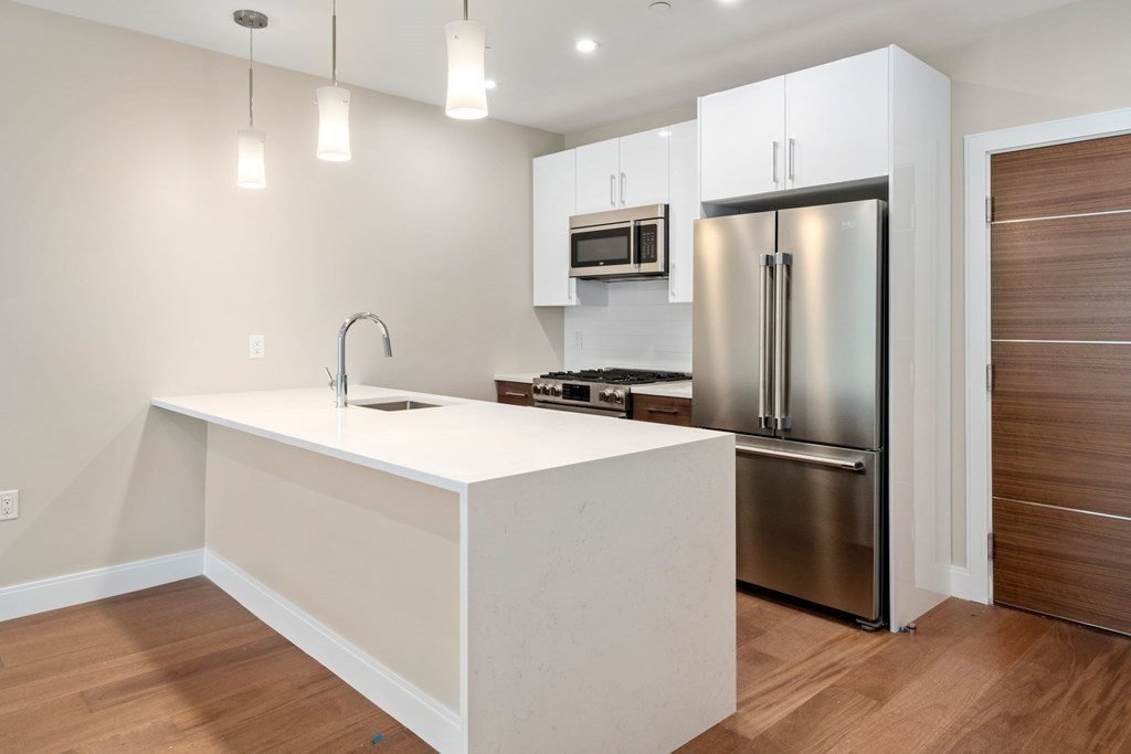 425 Lagrange St, West Roxbury