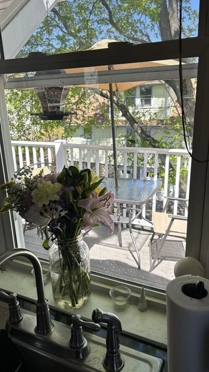 151 Grove St, Waltham