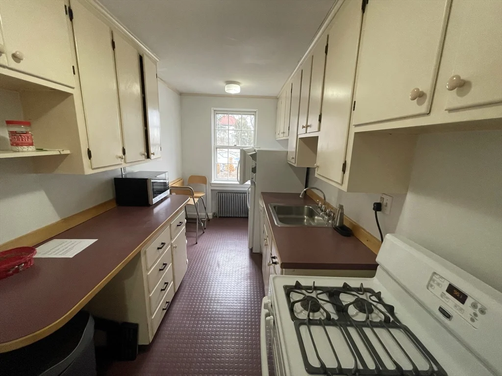 39 Commonwealth Ave, Newton