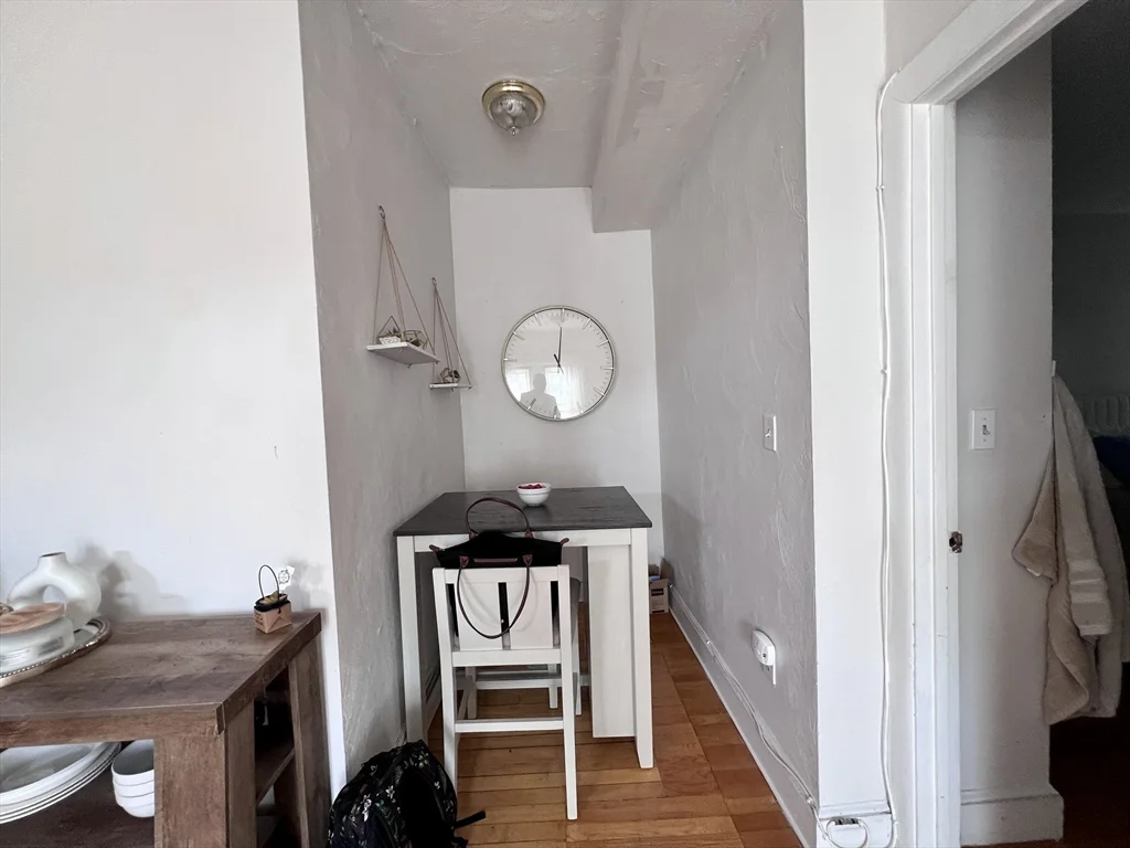 3 Englewood Ave, Brookline