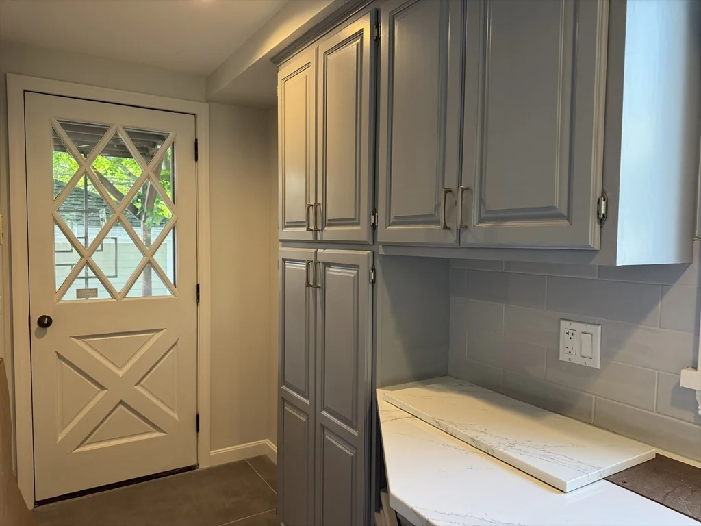 23-25 Bates Rd, Swampscott