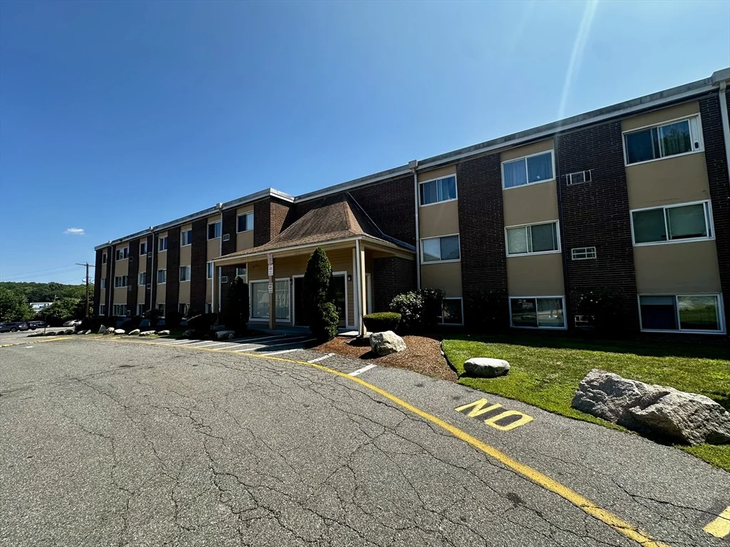 27 Willis St, Framingham