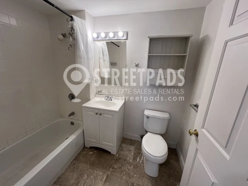 8 Glencoe St, Oak Square