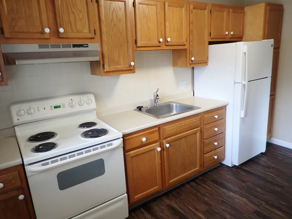 25 Pond St, Banks Square