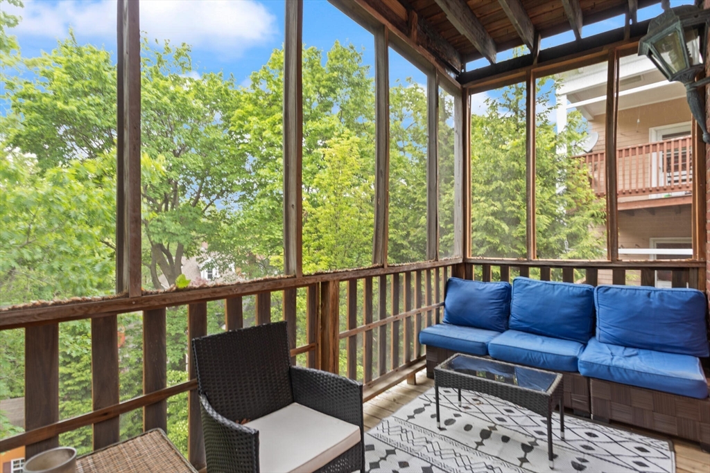 90 Browne St, Coolidge Corner