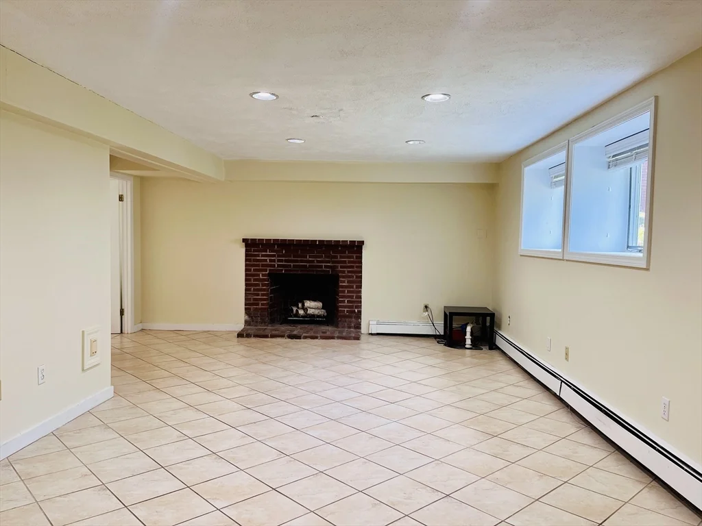 181 Moss Hill Rd, Jamaica Plain