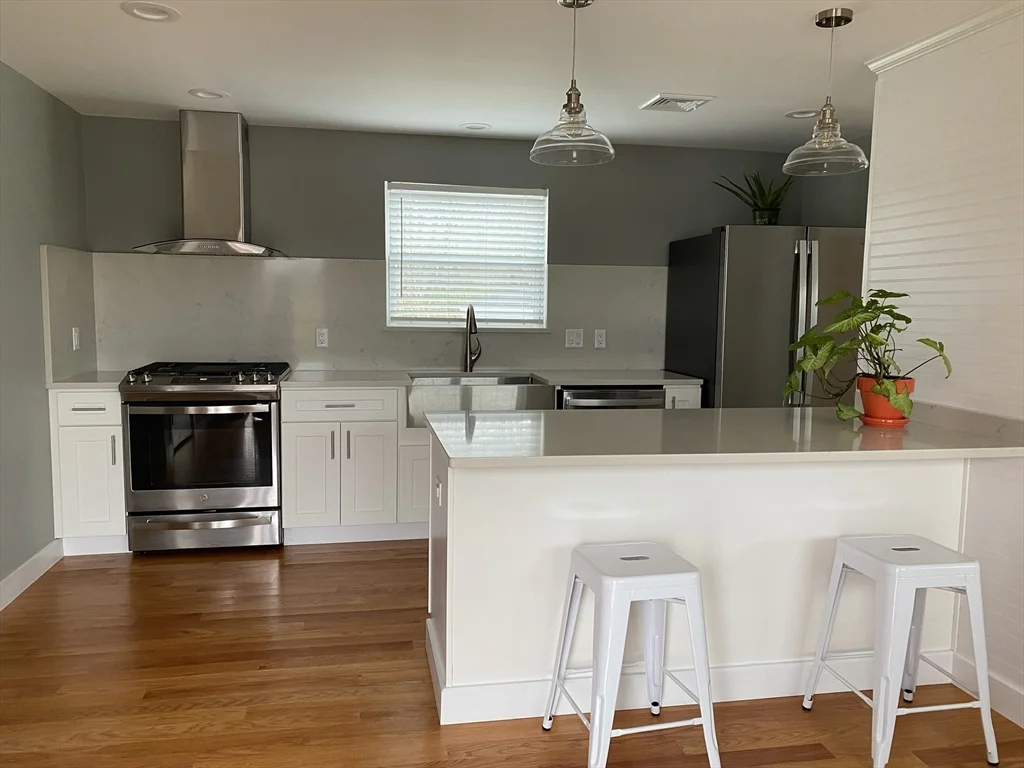 27 Lees River Dr, Swansea