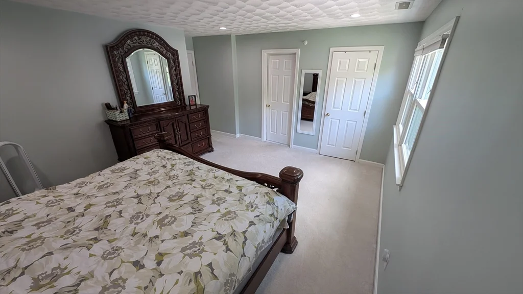 20 Winterberry Way, Bedford