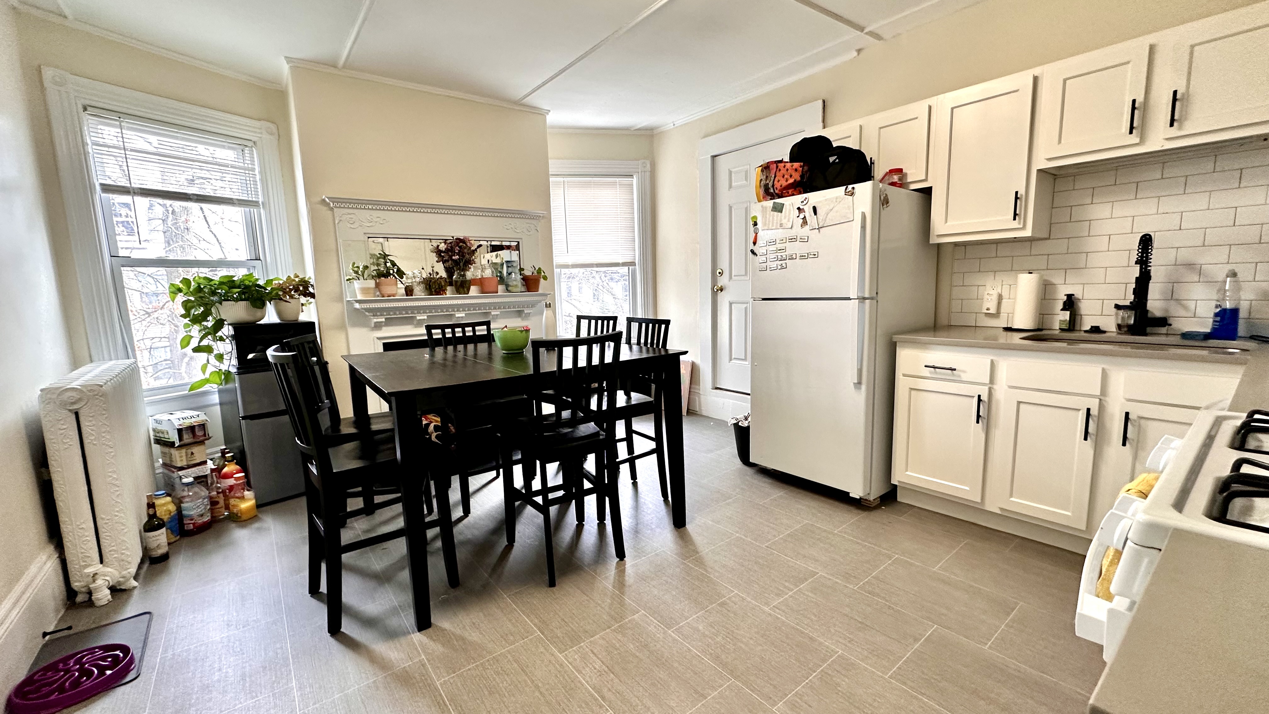 5 bed, 2 bath apartment for rent at 162 Babcock St Unit 3, Coolidge Corner