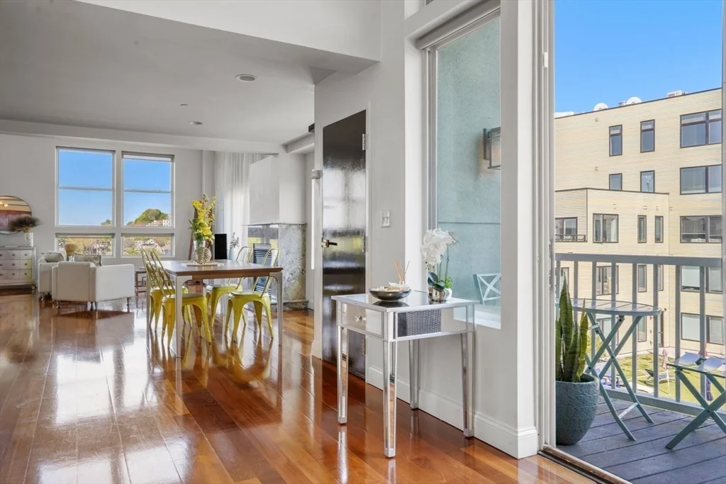 10 Ocean Ave, Revere Beach