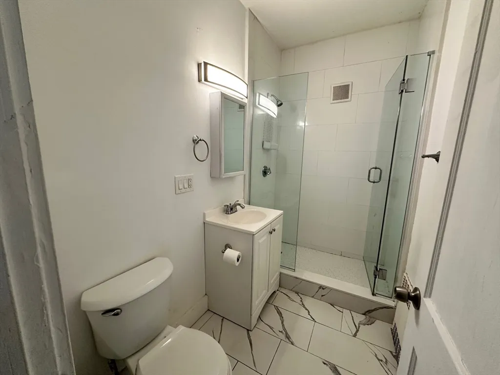 41 Strathmore Rd, Brighton