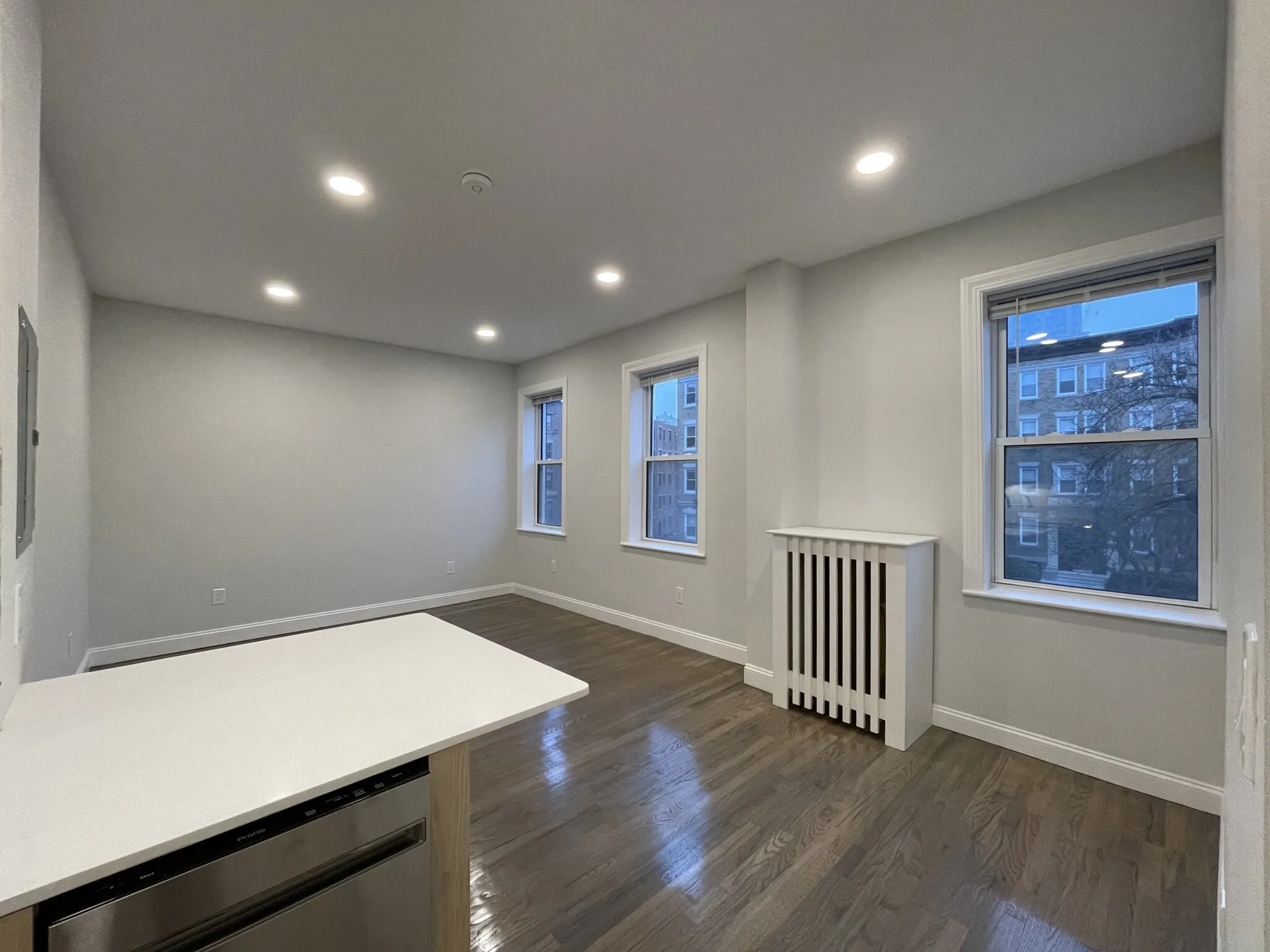 106 Queensberry St, Fenway