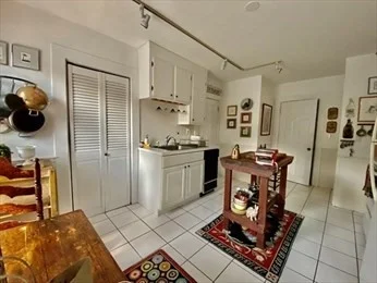 314 Conant Rd, Weston