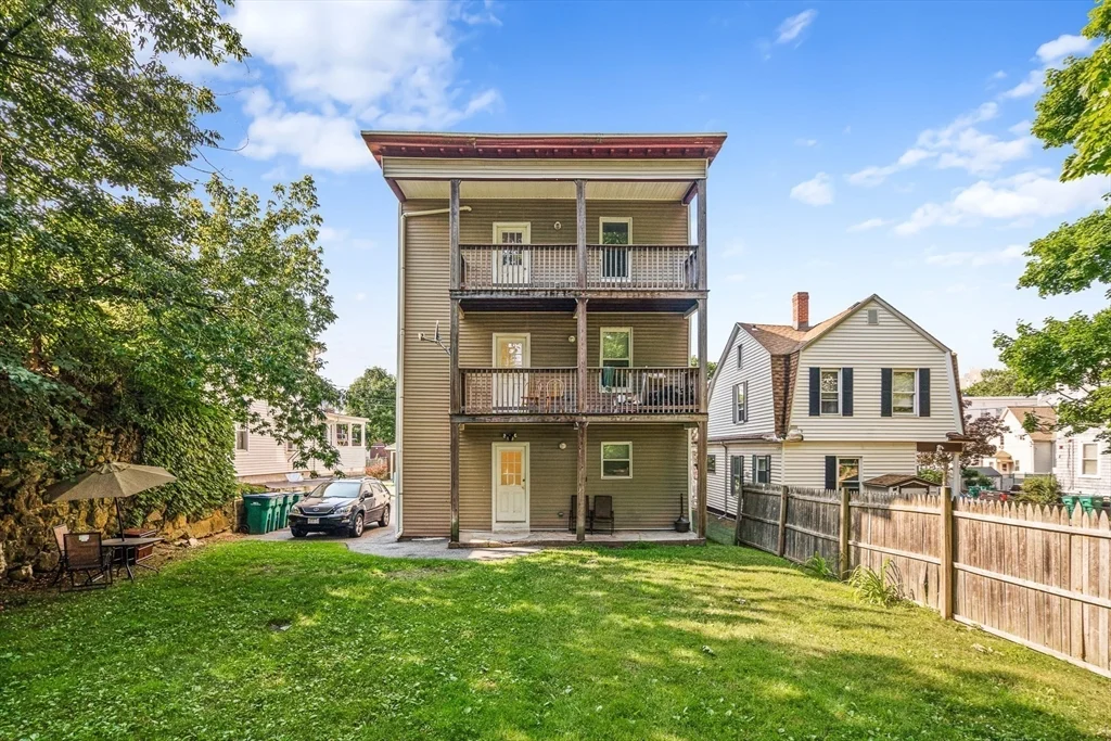 18 St Clair St, East Lynn