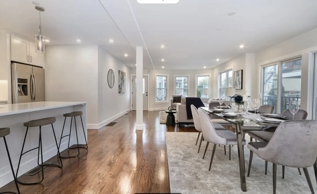 15 W Bellflower, Dorchester