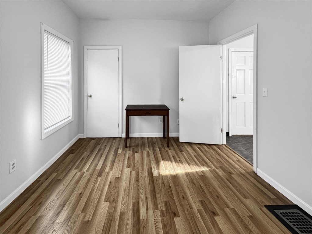 6 Albion Ter, Powder House Square