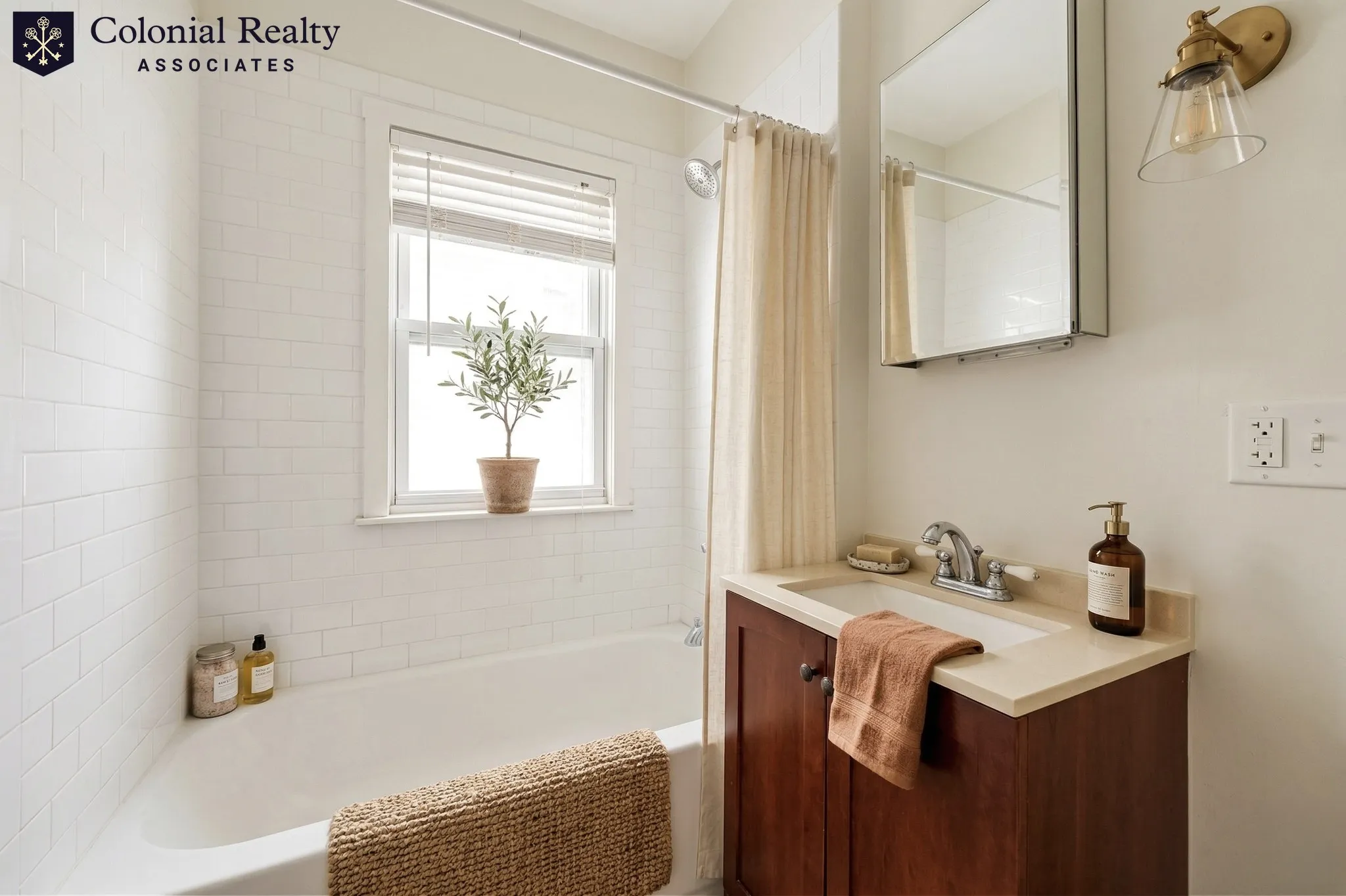 31 Champney St, Oak Square